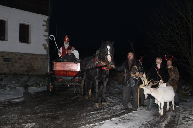 Květnou projela mikulášská družina